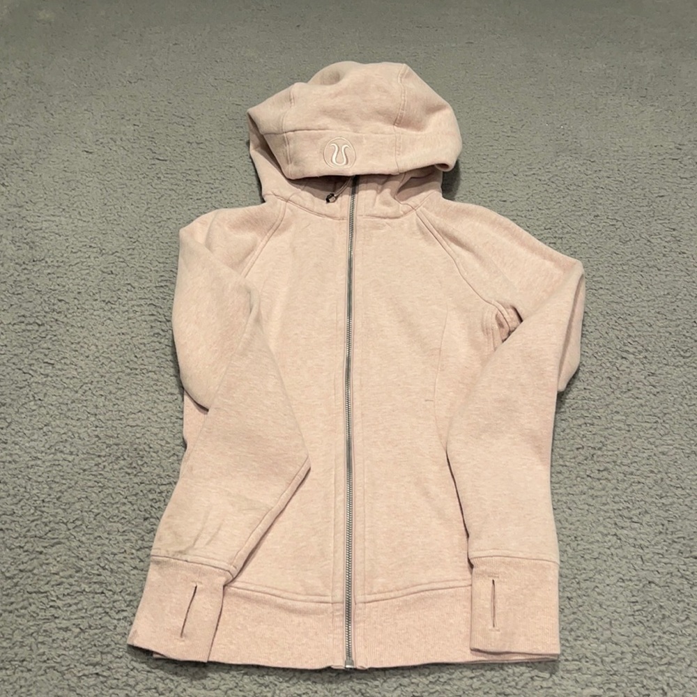 Lululemon Scuba Hoodie *Light Cotton Fleece
Heathered Mink Berry size 4